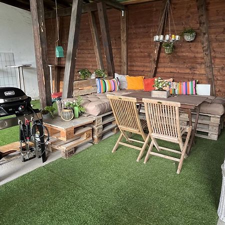Barrierefreie Schoene Wohnung Im Eg Kossen Exterior photo